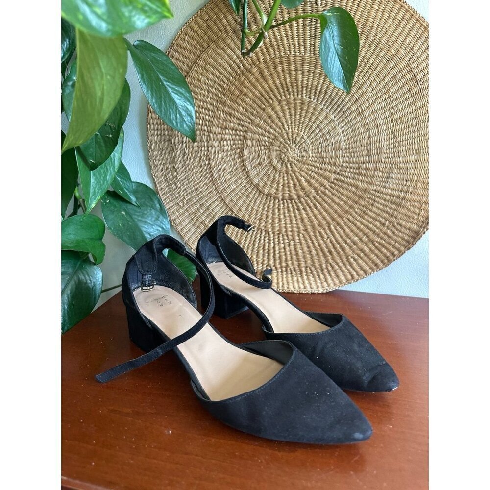 Target a new day woman’s size 8 black pointed heels